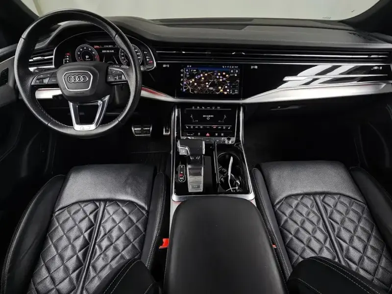 2021 Audi Q8 с пробегом 90 358 км