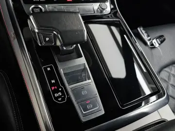 2021 Audi Q8 с пробегом 90 358 км