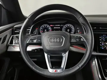 2021 Audi Q8 с пробегом 90 358 км