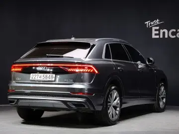 2020 Audi Q8 с пробегом 130 600 км