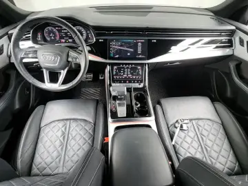 2020 Audi Q8 с пробегом 130 600 км