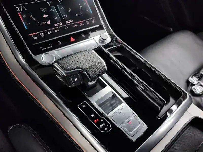 2020 Audi Q8 с пробегом 130 600 км