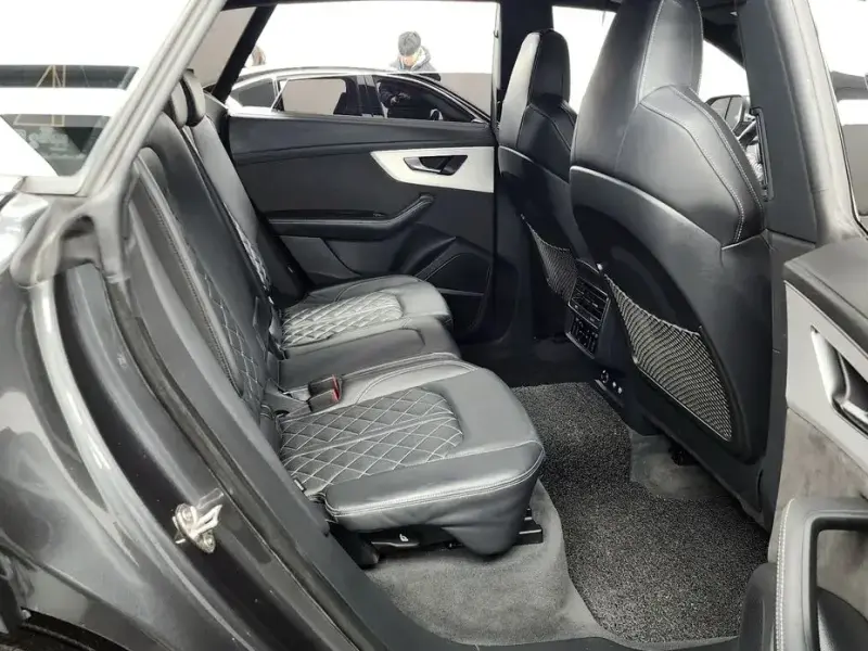 2020 Audi Q8 с пробегом 130 600 км
