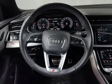 2020 Audi Q8 с пробегом 130 600 км