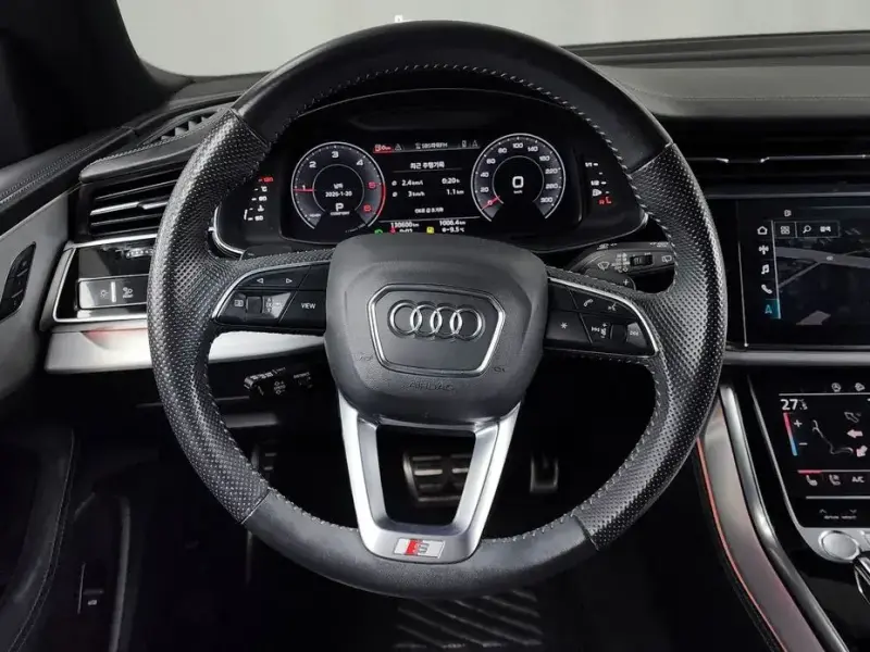 2020 Audi Q8 с пробегом 130 600 км