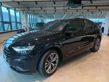2022 Audi Q8 с пробегом 26 000 км