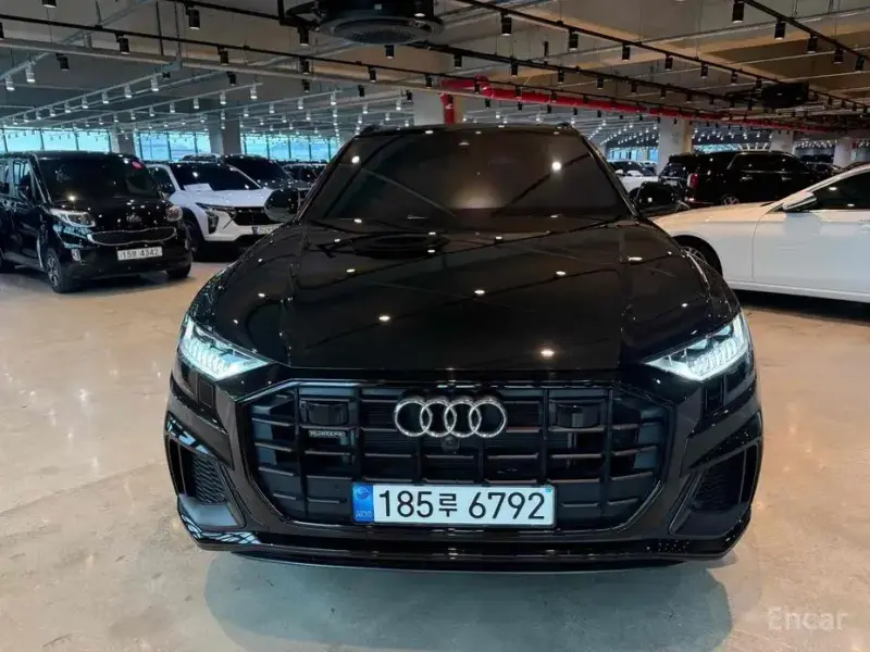 2022 Audi Q8 с пробегом 26 000 км