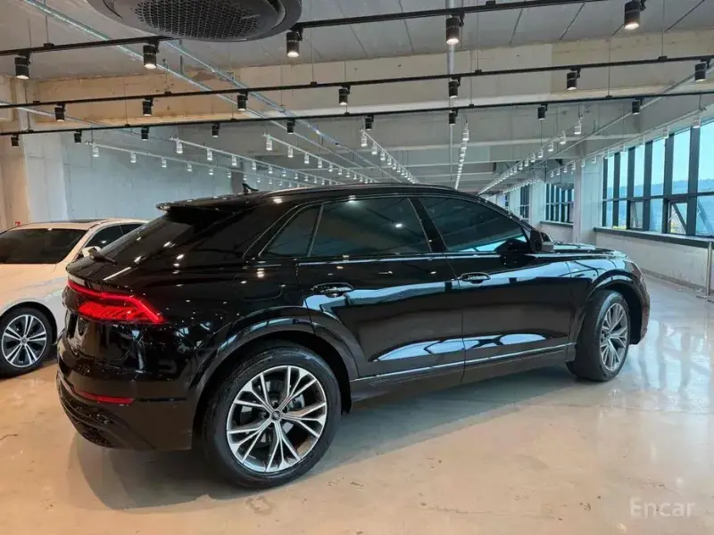 2022 Audi Q8 с пробегом 26 000 км