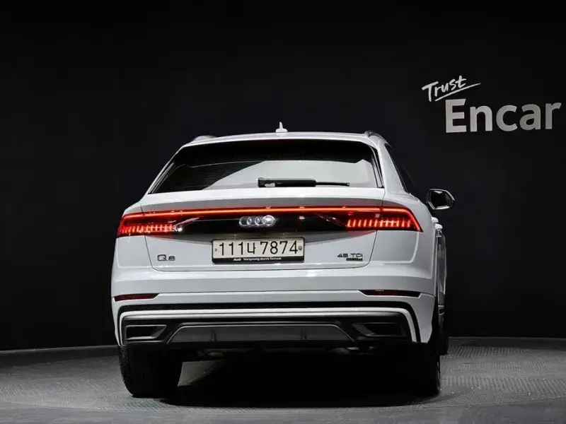 2020 Audi Q8 с пробегом 80 862 км