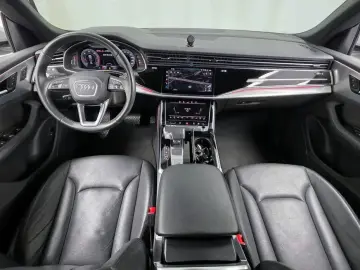 2020 Audi Q8 с пробегом 80 862 км
