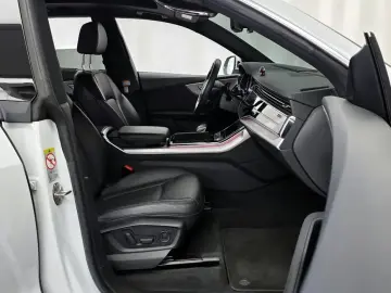 2020 Audi Q8 с пробегом 80 862 км