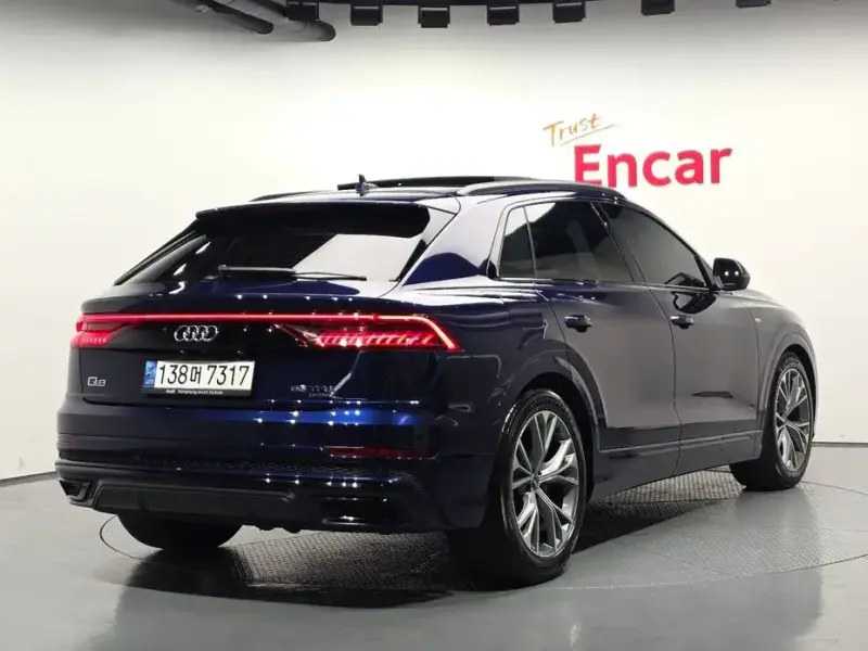 2022 Audi Q8 с пробегом 43 218 км