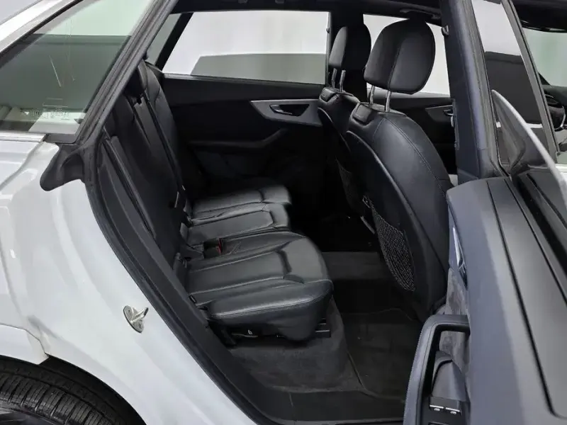 2020 Audi Q8 с пробегом 80 862 км
