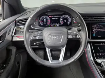 2020 Audi Q8 с пробегом 80 862 км