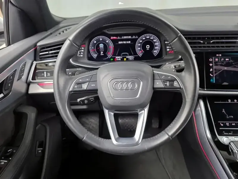 2020 Audi Q8 с пробегом 80 862 км