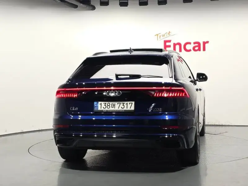 2022 Audi Q8 с пробегом 43 218 км