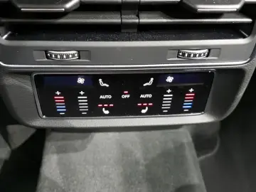 2022 Audi Q8 с пробегом 43 218 км