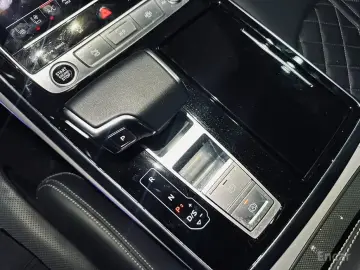 2022 Audi Q8 с пробегом 34 459 км
