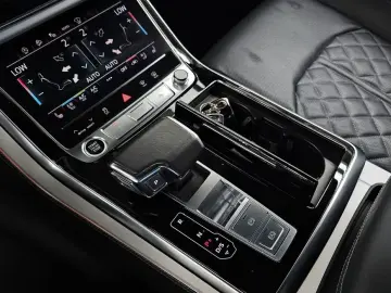 2021 Audi Q8 с пробегом 71 480 км