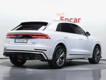 2020 Audi Q8 с пробегом 109 146 км