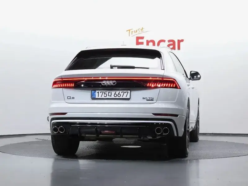 2020 Audi Q8 с пробегом 109 146 км