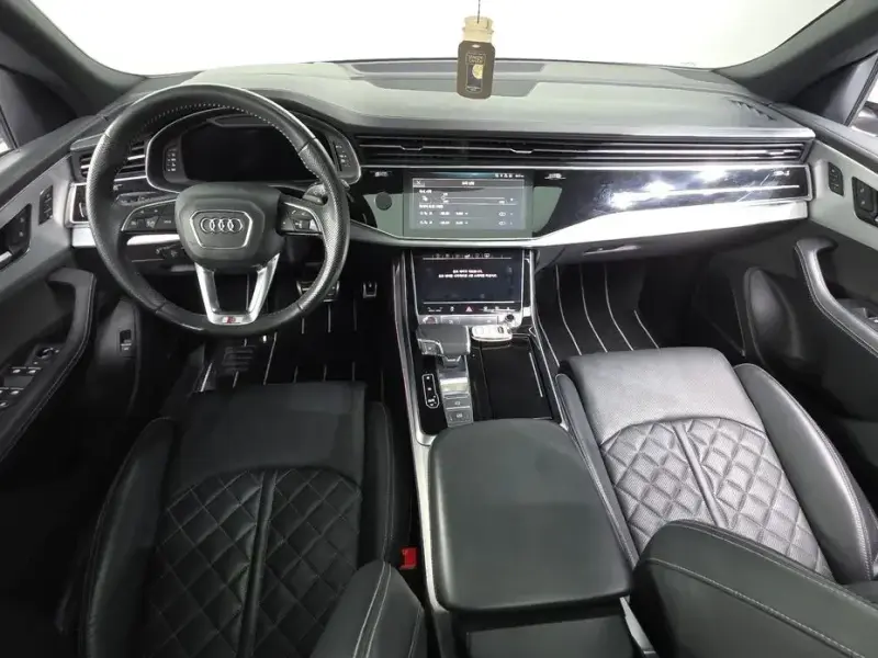 2020 Audi Q8 с пробегом 109 146 км
