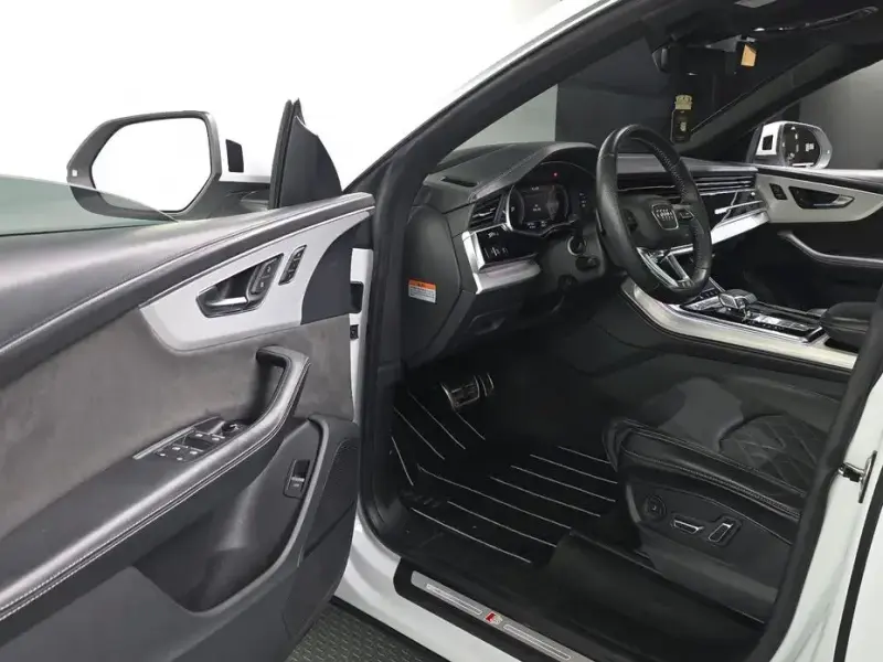 2020 Audi Q8 с пробегом 109 146 км