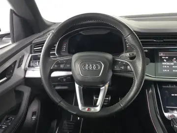 2020 Audi Q8 с пробегом 109 146 км