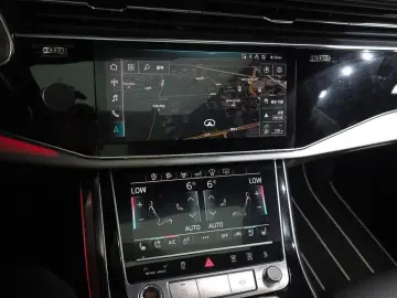 2020 Audi Q8 с пробегом 109 146 км