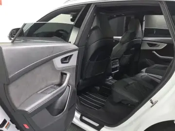2020 Audi Q8 с пробегом 109 146 км