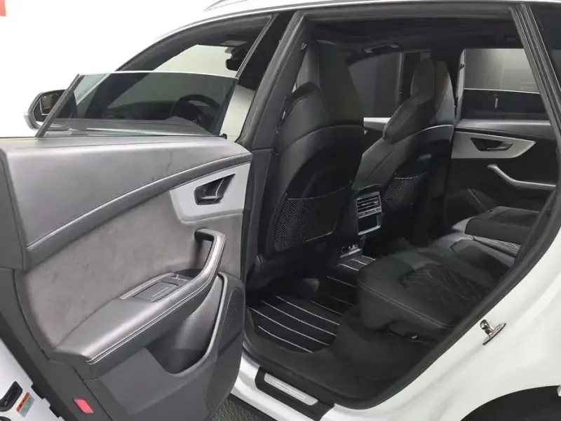 2020 Audi Q8 с пробегом 109 146 км
