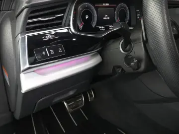 2020 Audi Q8 с пробегом 109 146 км