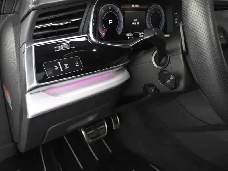 2020 Audi Q8 с пробегом 109 146 км