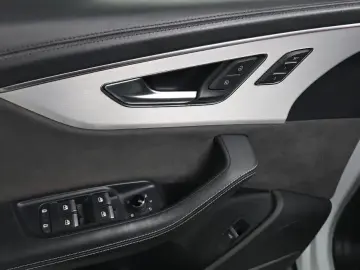 2020 Audi Q8 с пробегом 109 146 км