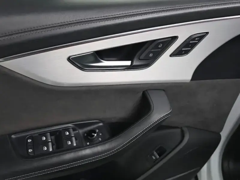 2020 Audi Q8 с пробегом 109 146 км