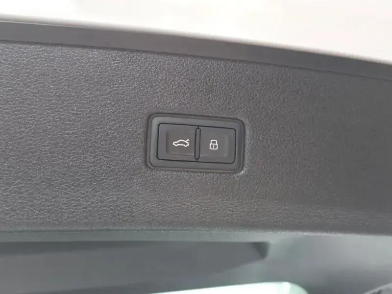 2020 Audi Q8 с пробегом 109 146 км