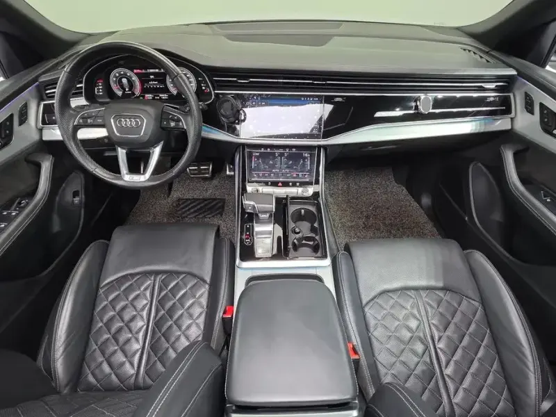 2021 Audi Q8 с пробегом 92 608 км