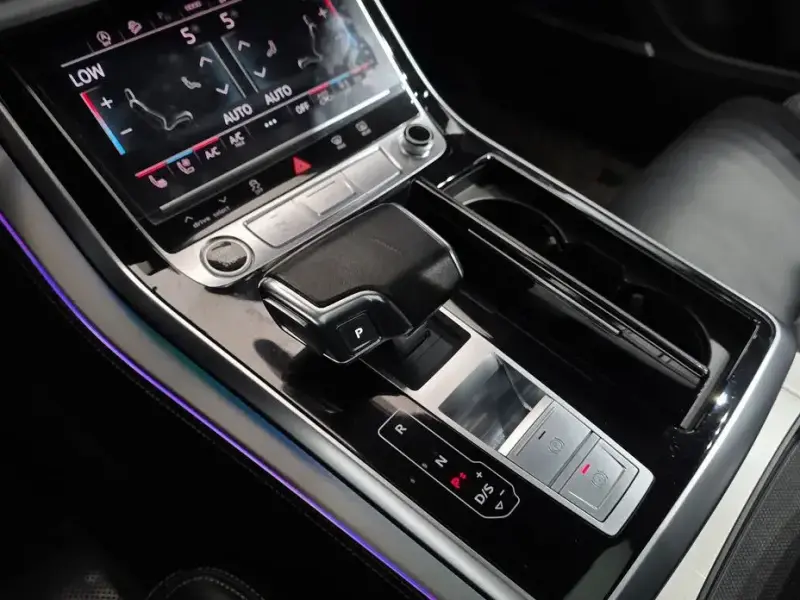 2021 Audi Q8 с пробегом 92 608 км