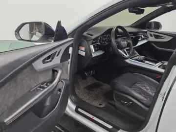 2021 Audi Q8 с пробегом 92 608 км