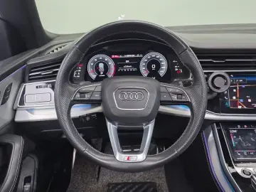 2021 Audi Q8 с пробегом 92 608 км
