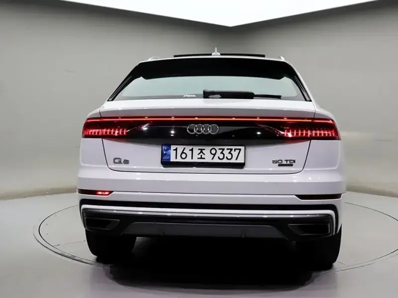 2020 Audi Q8 с пробегом 99 035 км