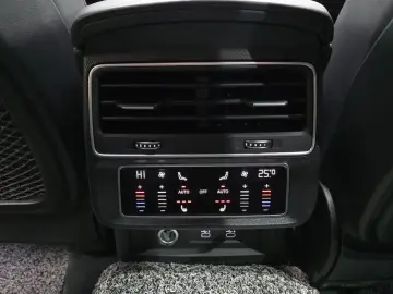 2021 Audi Q8 с пробегом 92 608 км