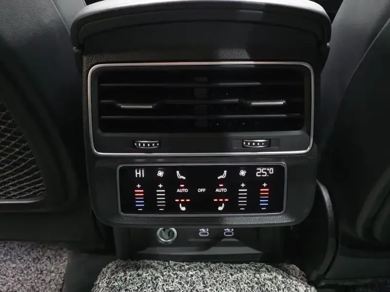 2021 Audi Q8 с пробегом 92 608 км