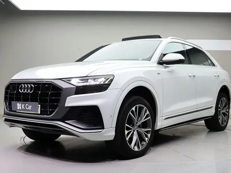 2020 Audi Q8 с пробегом 99 035 км
