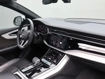 2020 Audi Q8 с пробегом 99 035 км