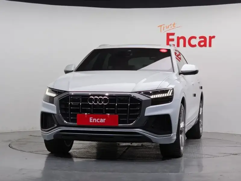 2023 Audi Q8 с пробегом 63 280 км