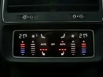 2020 Audi Q8 с пробегом 99 035 км