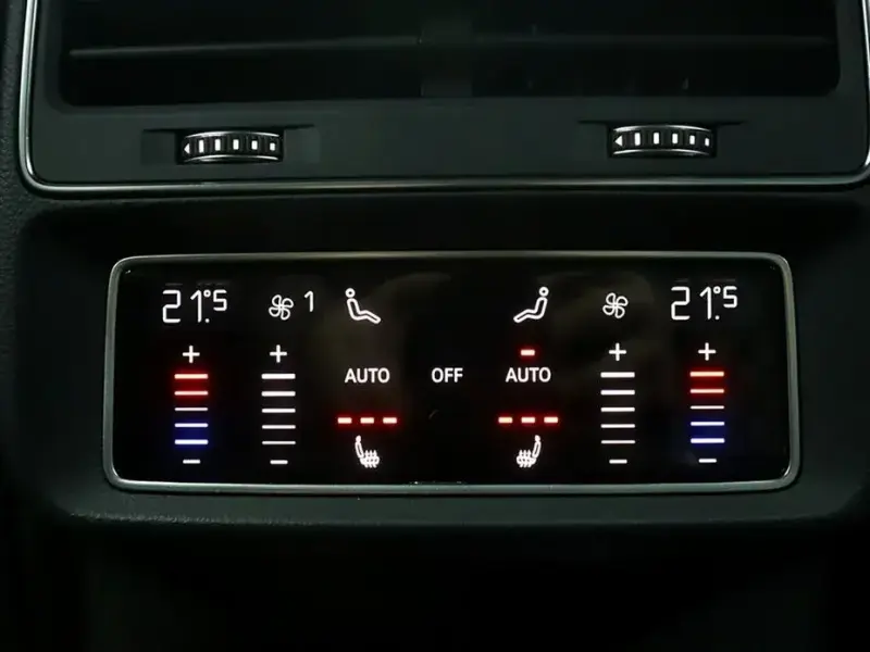 2020 Audi Q8 с пробегом 99 035 км
