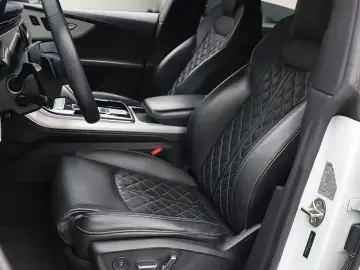 2020 Audi Q8 с пробегом 99 035 км