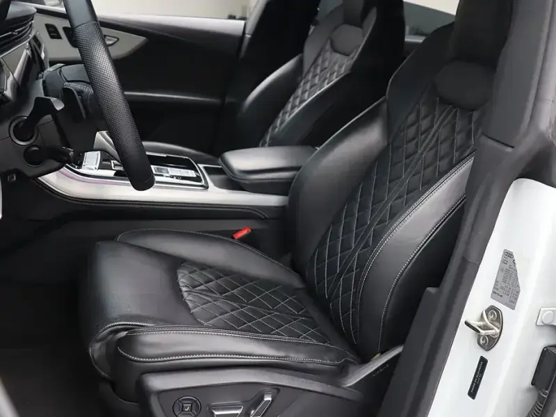2020 Audi Q8 с пробегом 99 035 км